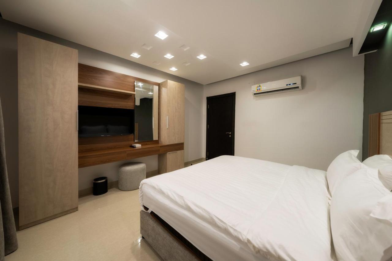 Mirada Gold Jizan - Resort & Private Pools Dış mekan fotoğraf A bedroom in a hotel